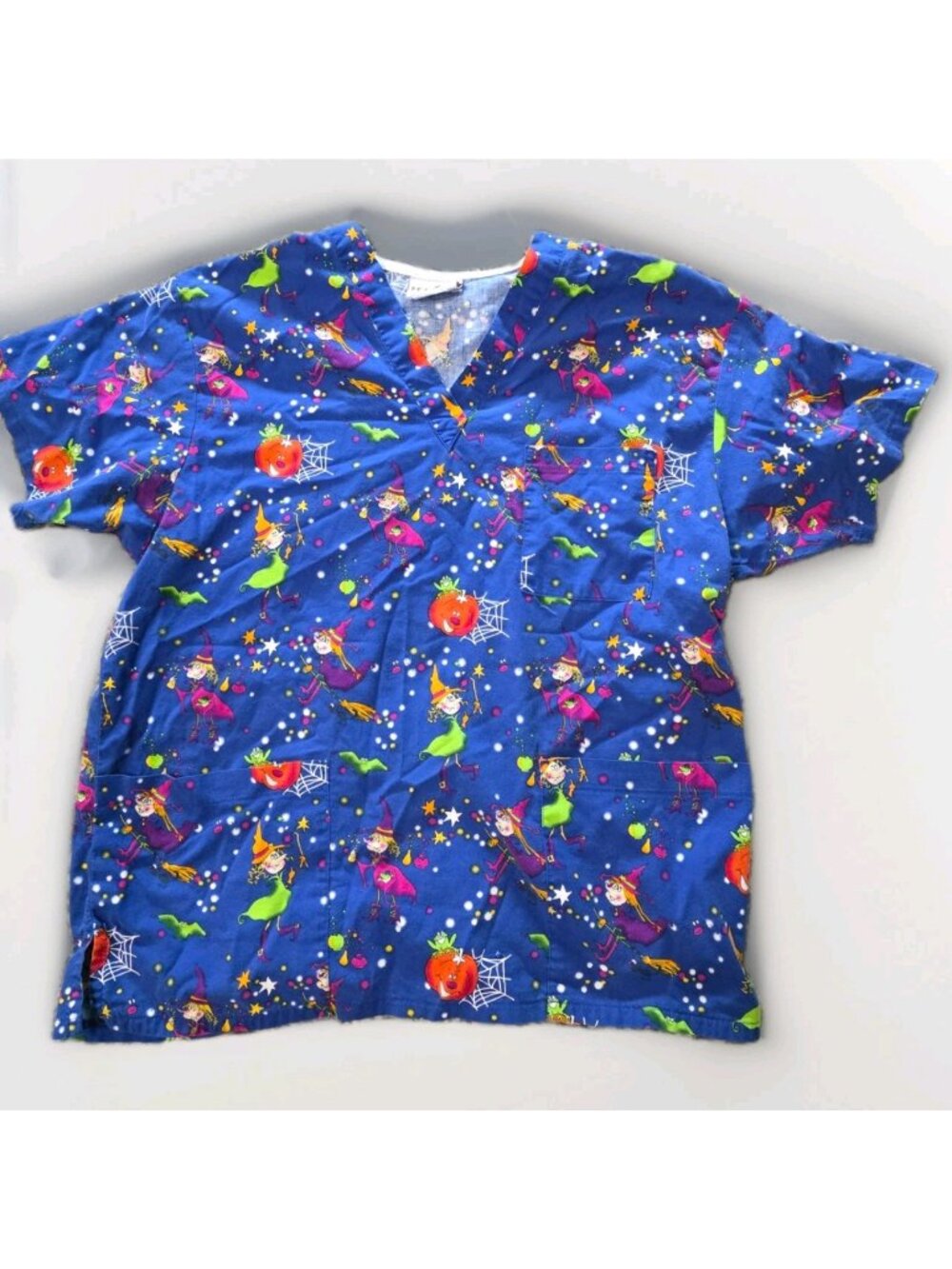 Peaches Halloween Scrub Top Sz M Witch Pumpkin Spiders Bats Blue Cotton